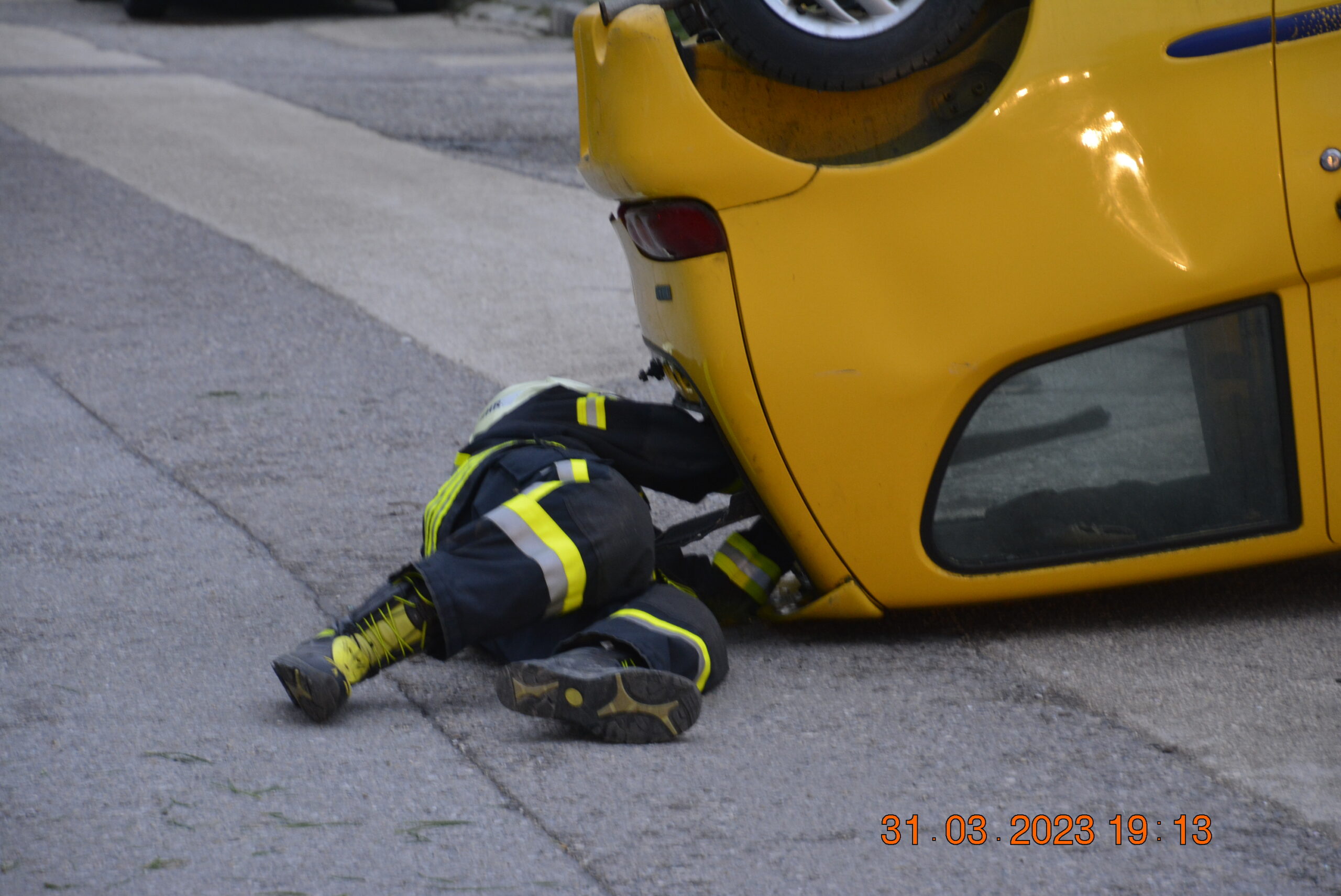 Technische Übung – Menschenrettung nach Verkehrsunfall